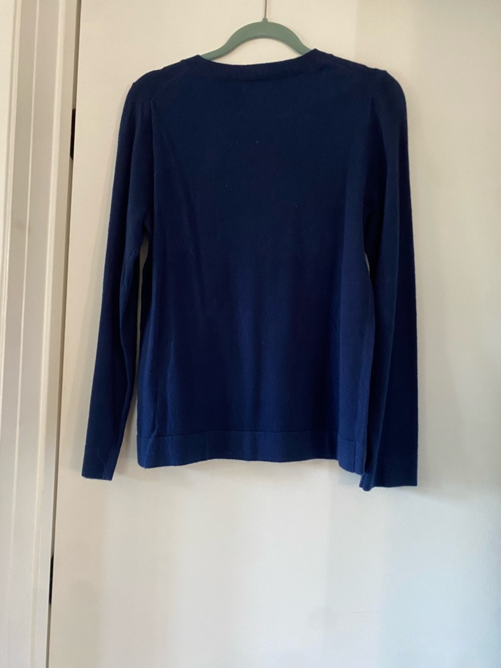 J.Crew Classic Crewneck Sweater in Navy NWT - Picture 2 of 7